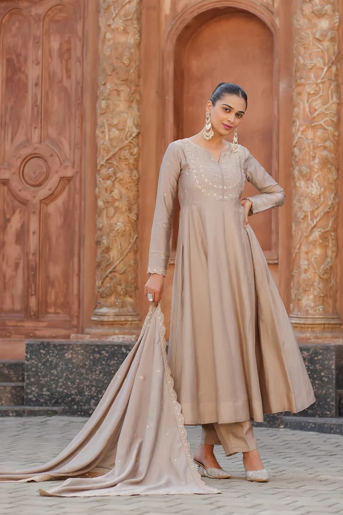 Cream Regal Embroidered Kurta Set with Dupatta