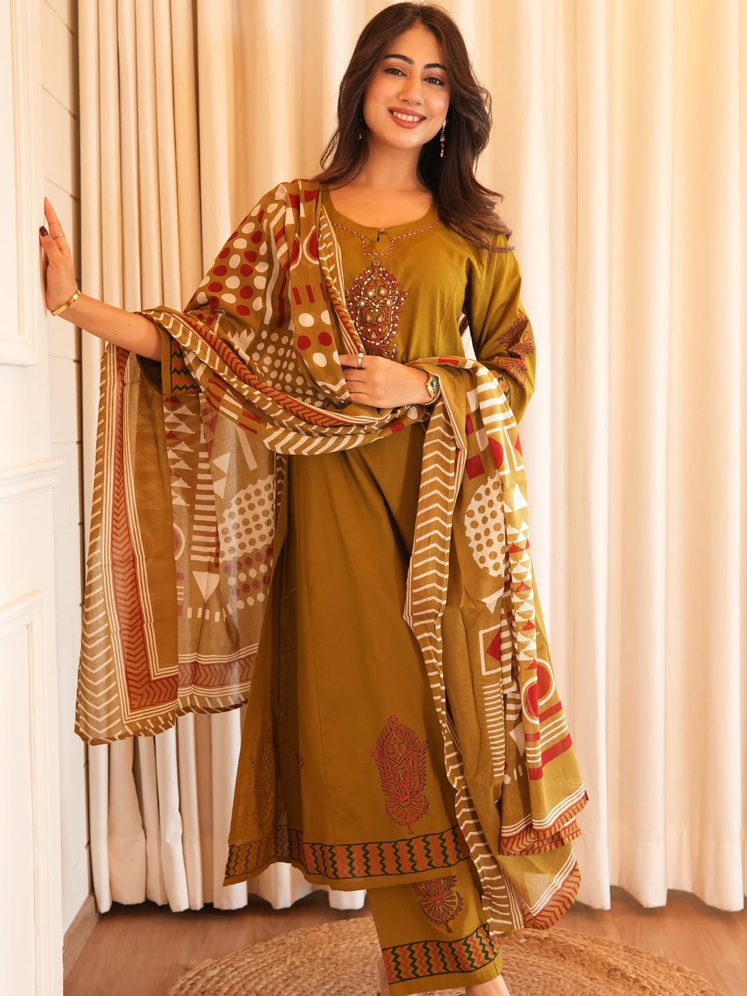 Elegant Maroon Printed Kurta Set with Dupatta & Ethnic Clutch