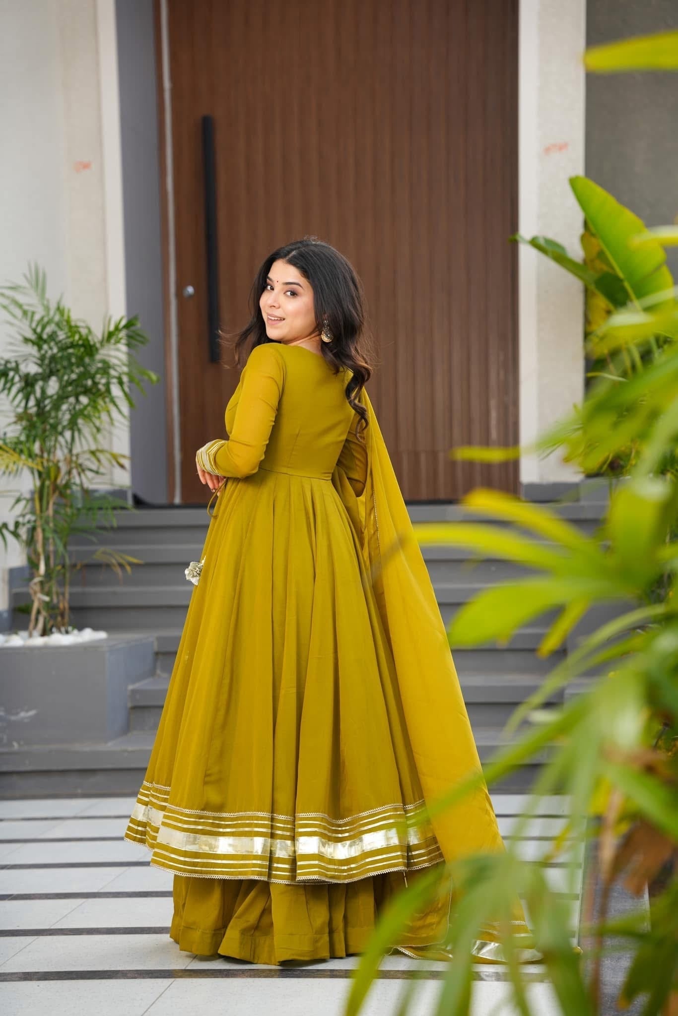 Musterd Plain Georgette Anarkali Suit Set