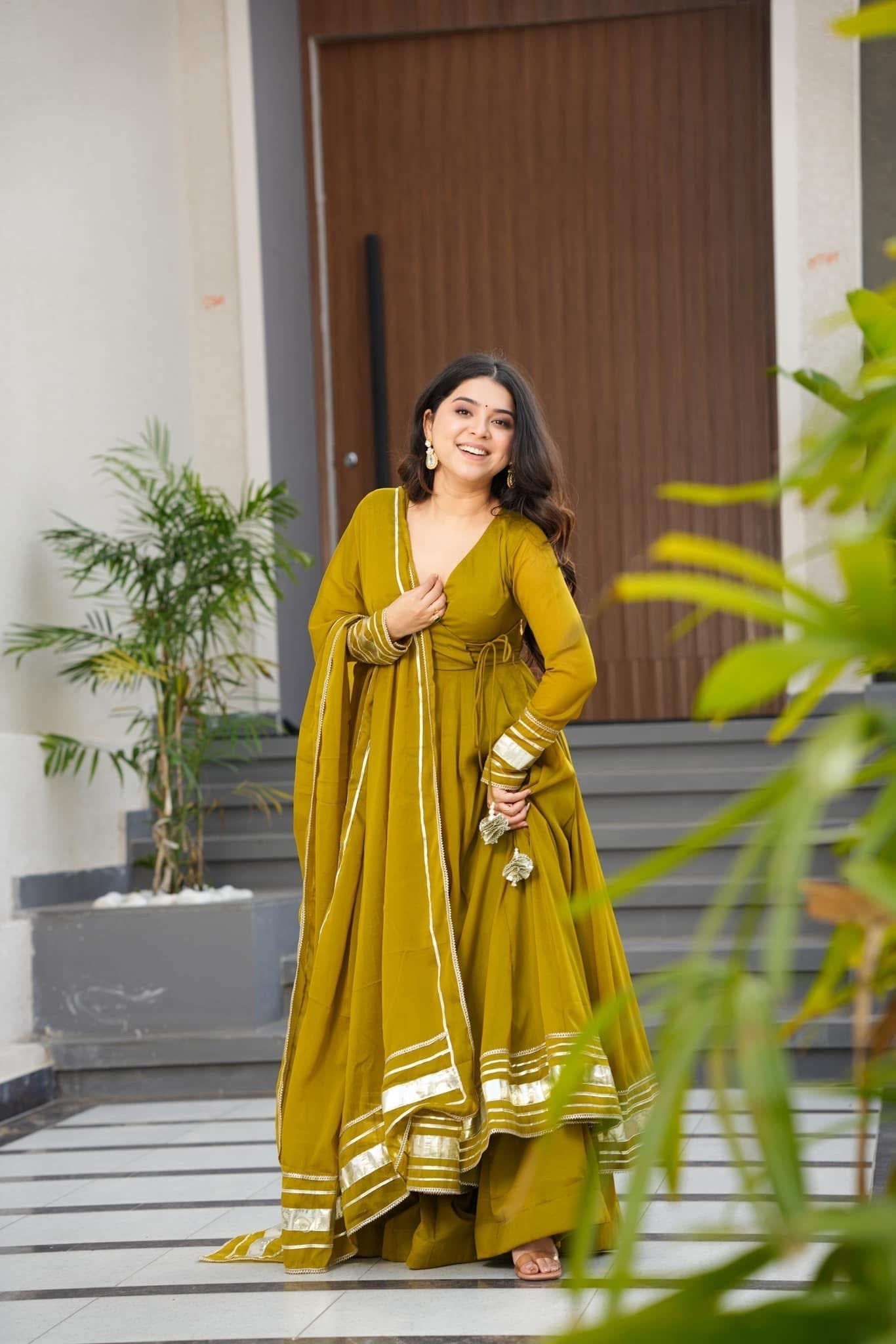 Musterd Plain Georgette Anarkali Suit Set
