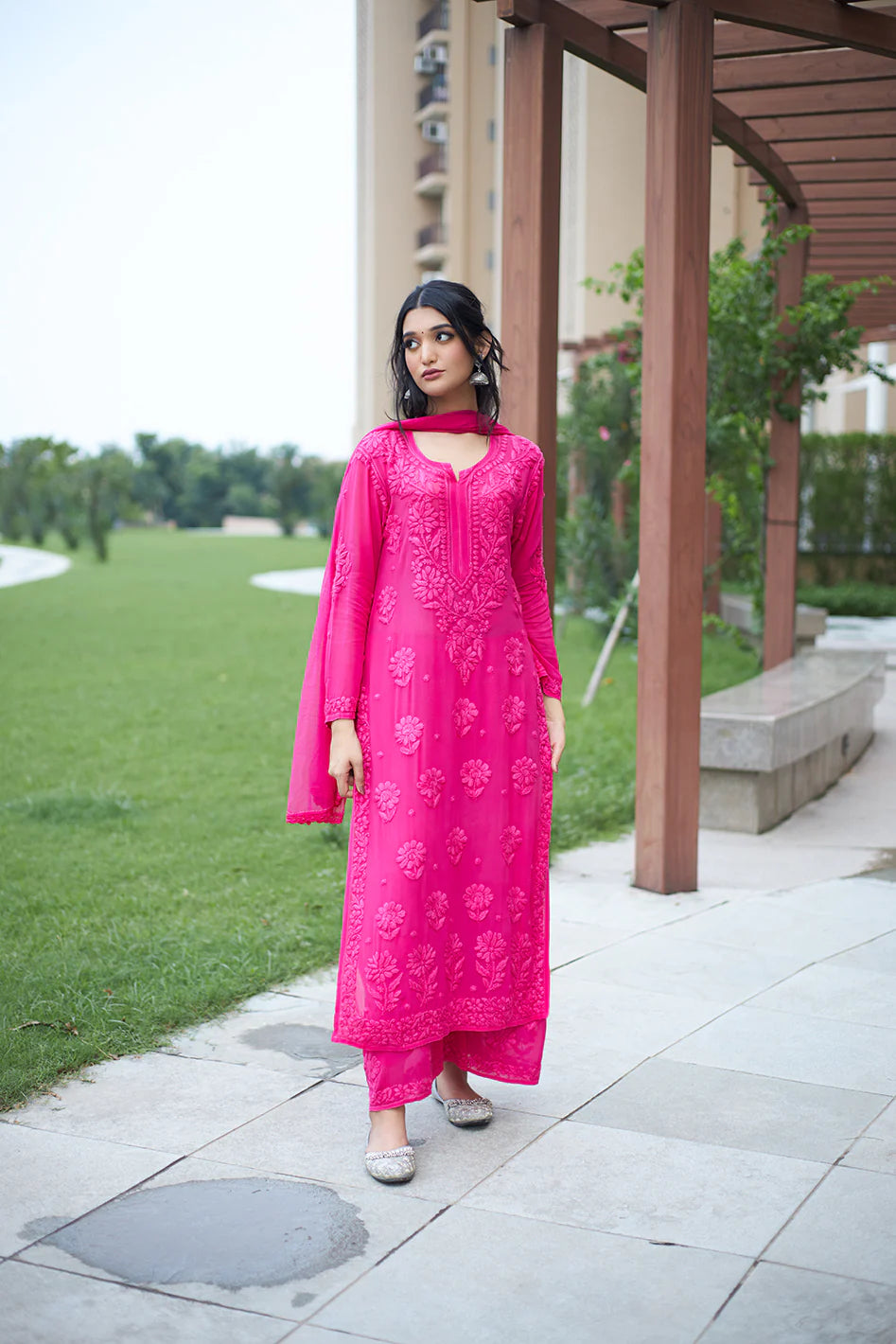 Elegant Pink Floral Embroidered Kurta Pant Set with Dupatta